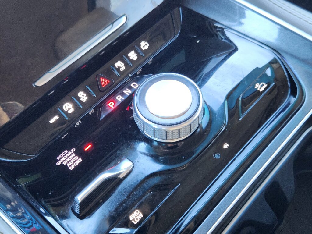 Used 2023 Jeep Wagoneer 4WD w/ Rear Seat Video Group 1 image 24