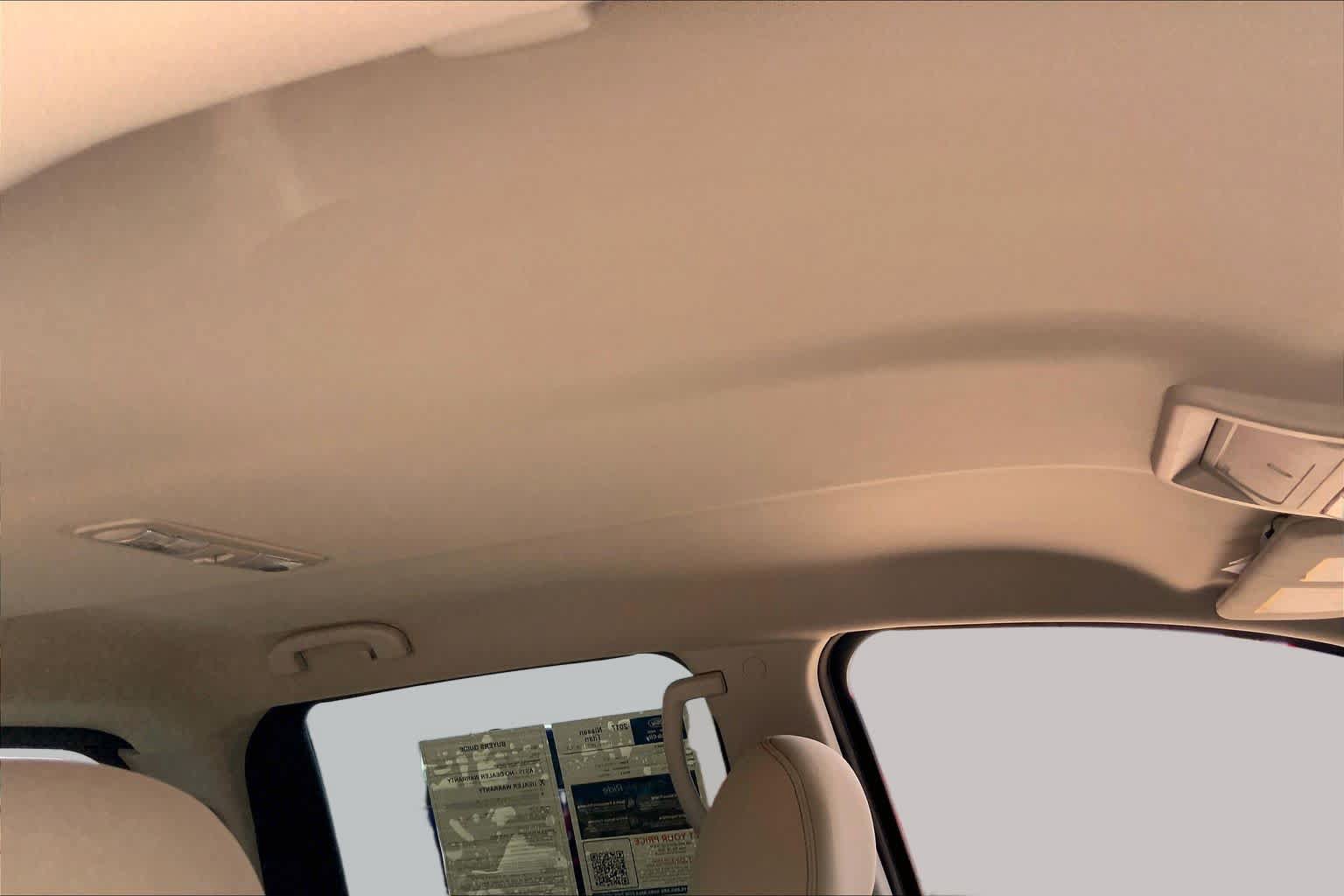 Used 2017 Nissan Titan SV RWD image 14