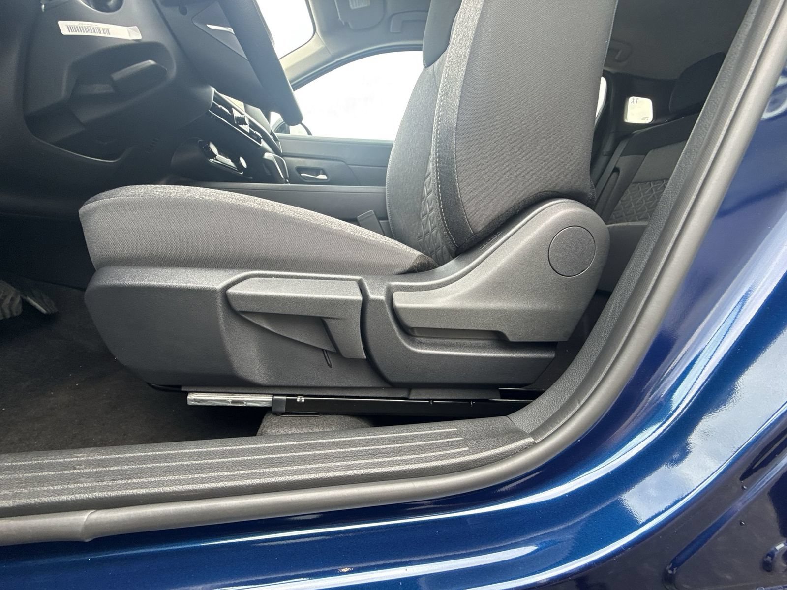 New 2026 Nissan Kicks SV w/ Interior Electronics Package AWD/4WD image 28