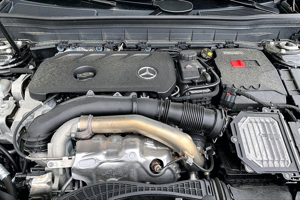 Used 2026 Mercedes-Benz GLB 250 4MATIC image 9