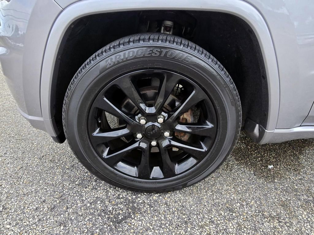 Used 2018 Jeep Grand Cherokee Altitude image 9
