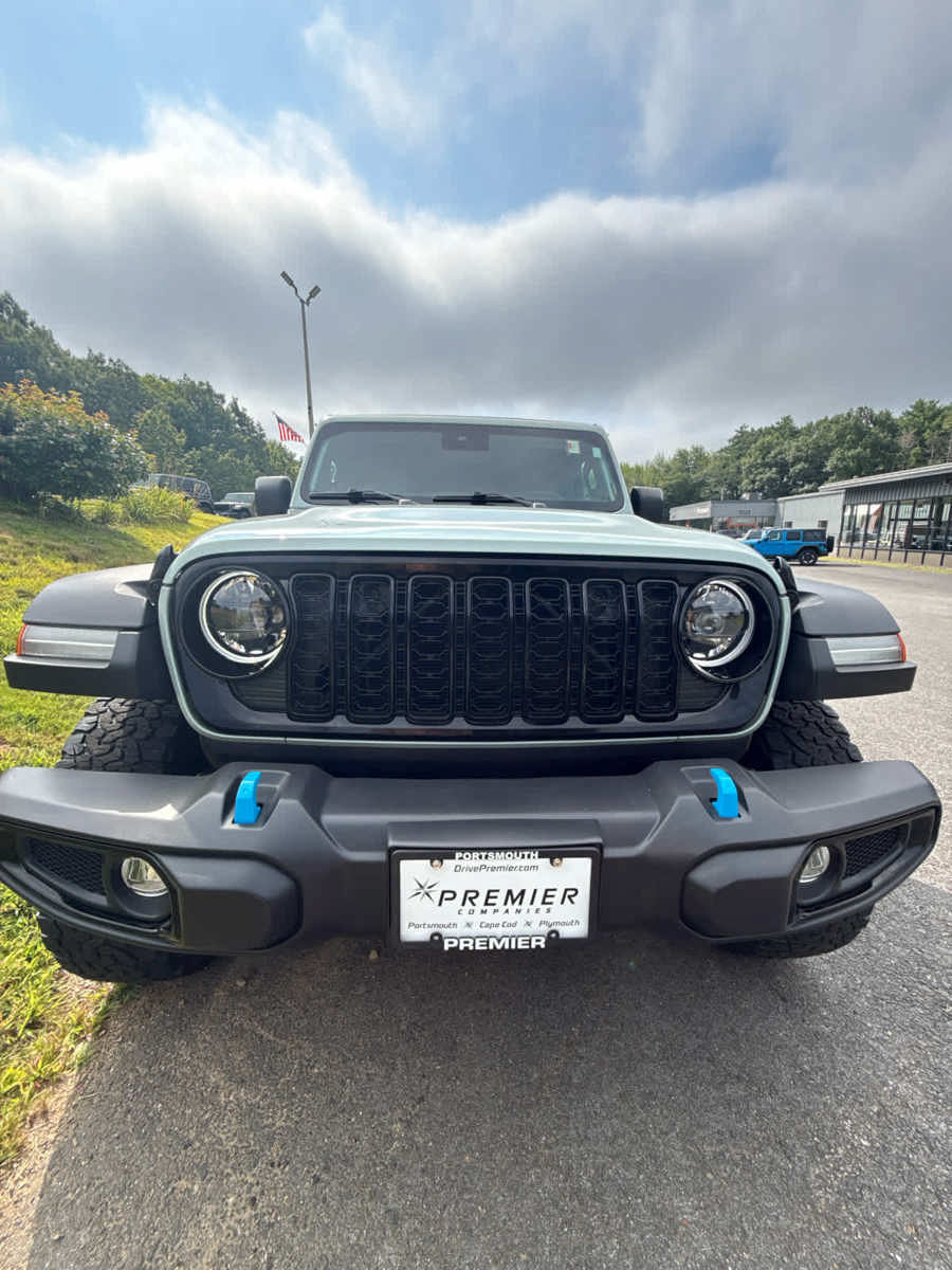 Used 2024 Jeep Wrangler Unlimited AWD/4WD image 21