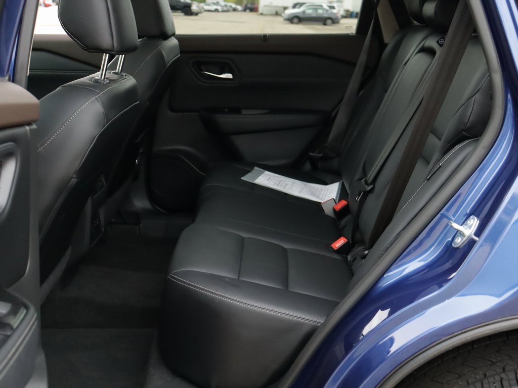 Used 2023 Nissan Rogue SL w/ SL Premium Package image 28