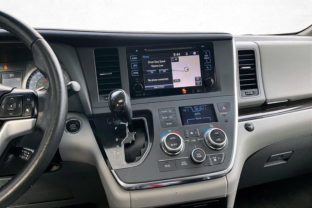 Used 2015 Toyota Sienna XLE w/ XLE Navigation Package image 10