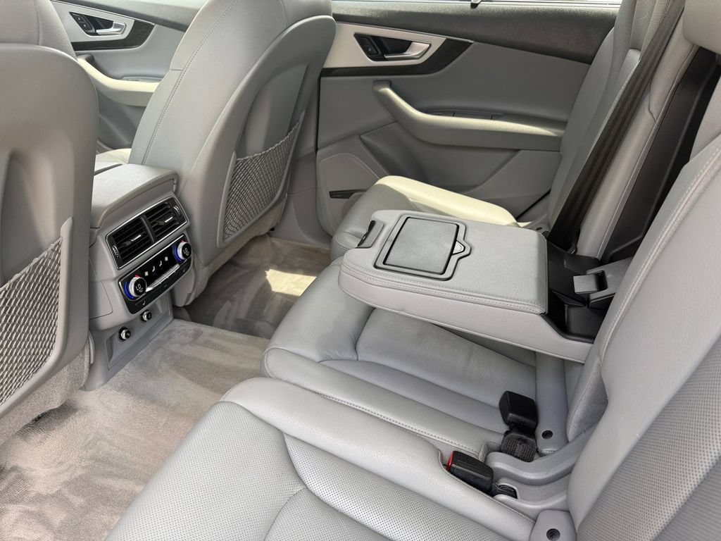Used 2018 Audi Q7 2.0T Premium Plus w/ Premium Plus Package AWD/4WD image 16