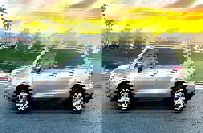 Used 2014 Subaru Forester 2.5i Touring w/ Popular Package #2 image 3