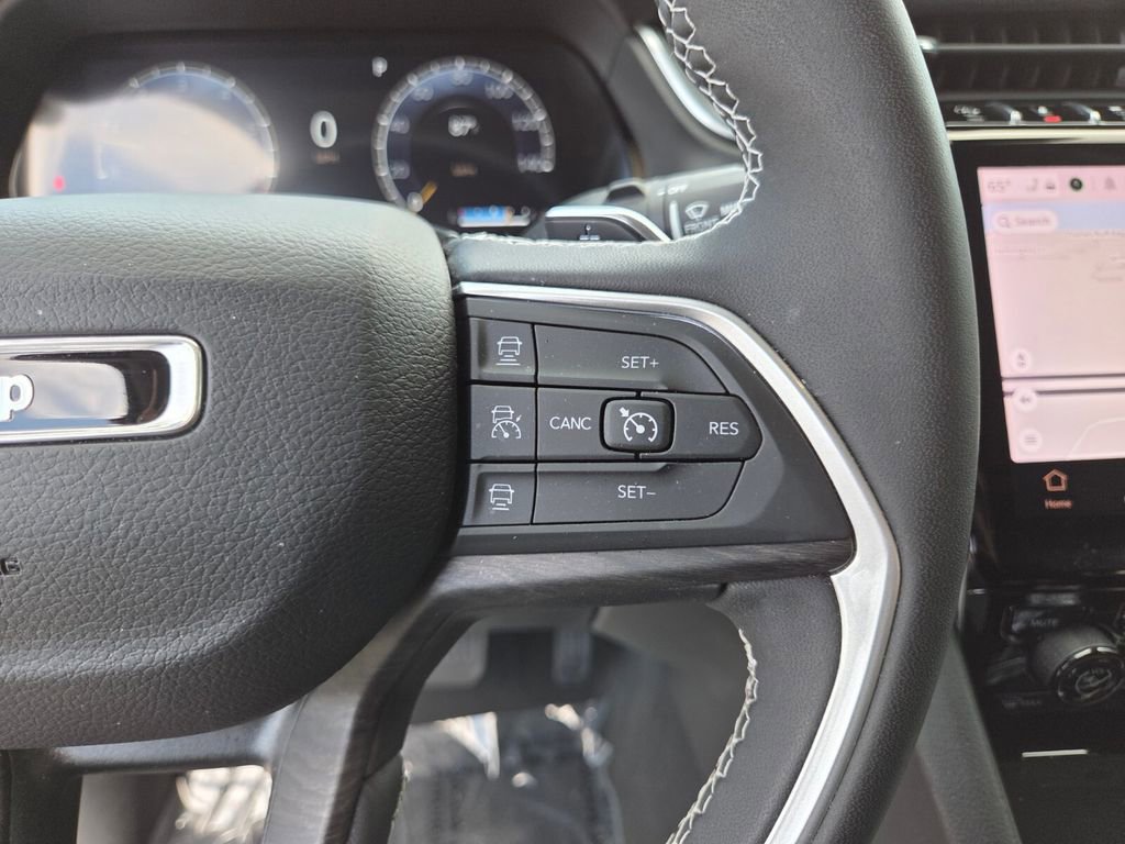 Used 2023 Jeep Grand Cherokee Limited RWD image 35