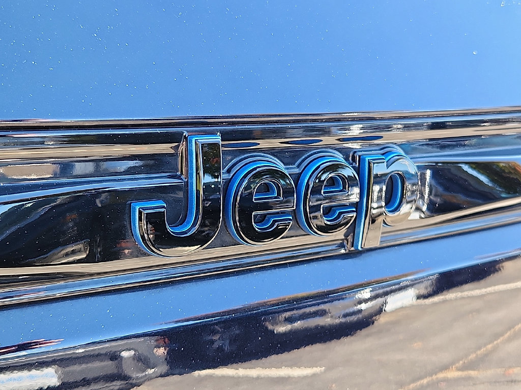 Used 2024 Jeep Grand Cherokee Trailhawk w/ Advanced Protech Group II AWD/4WD image 33