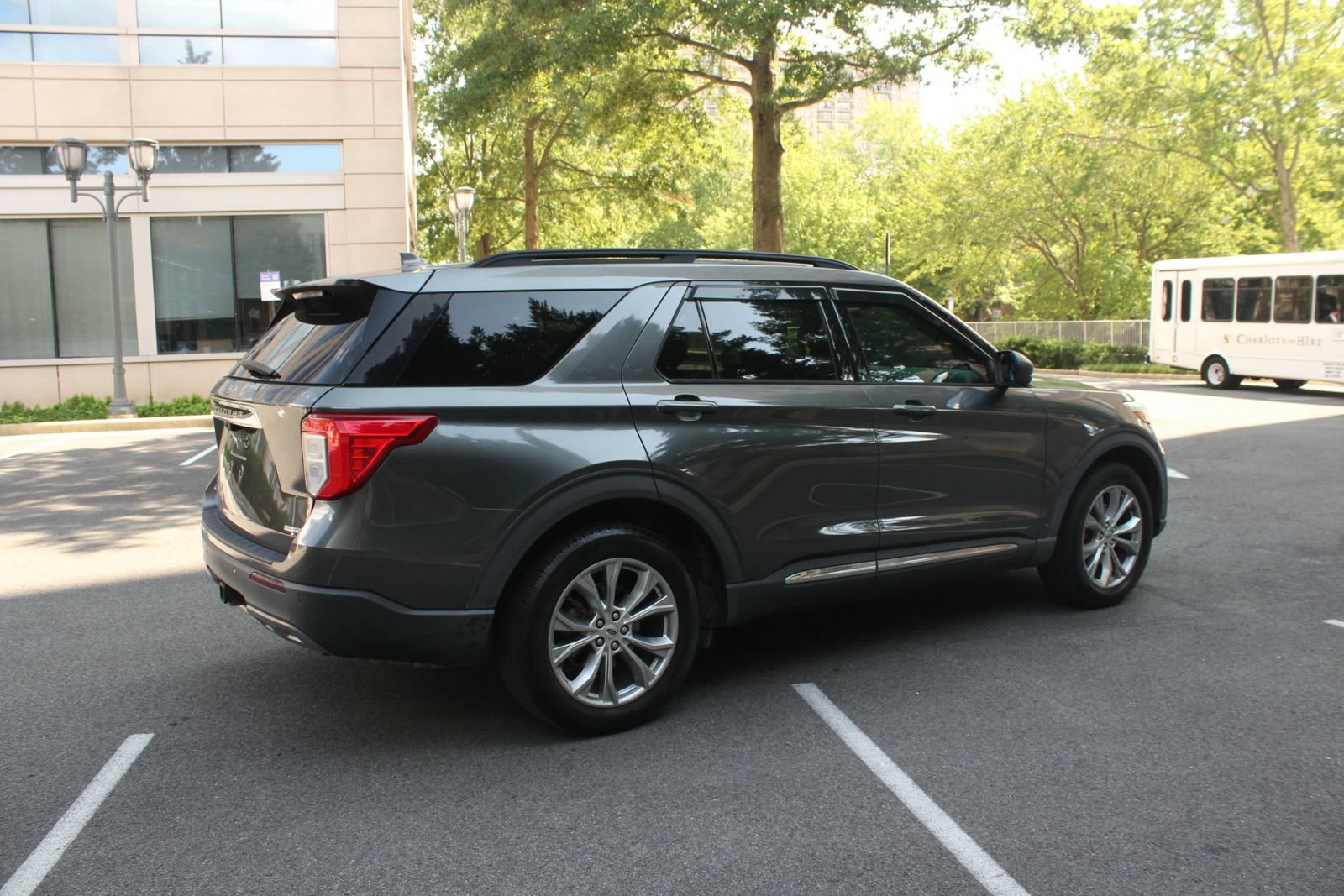 Used 2020 Ford Explorer XLT w/ Equipment Group 202A AWD/4WD image 7