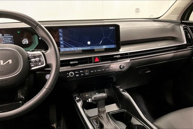 Used 2025 Kia Sorento S image 7