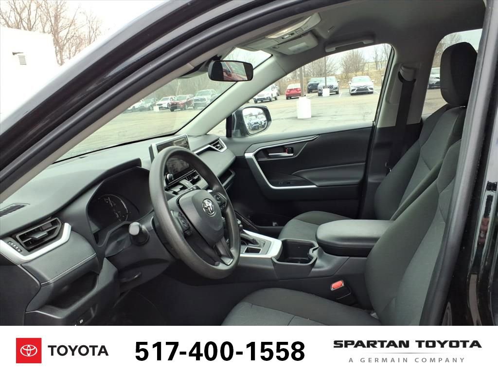 Used 2025 Toyota RAV4 XLE image 12