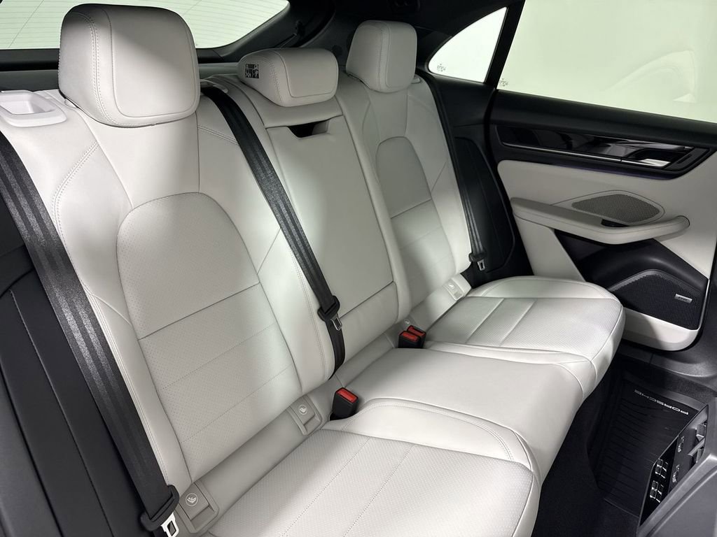 New 2026 Porsche Macan 4 Electric AWD/4WD image 24