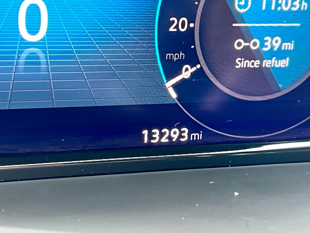 Used 2025 Volkswagen Atlas SE image 24