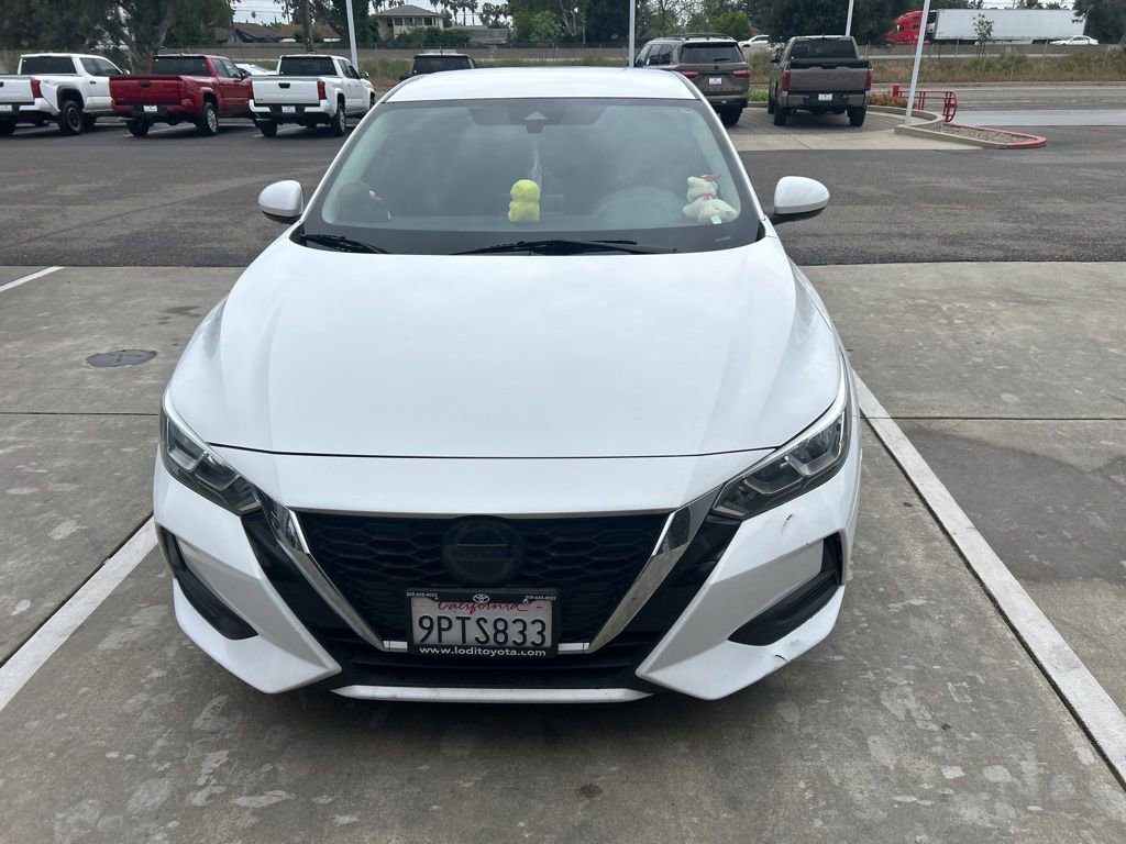 Used 2022 Nissan Sentra SV image 2