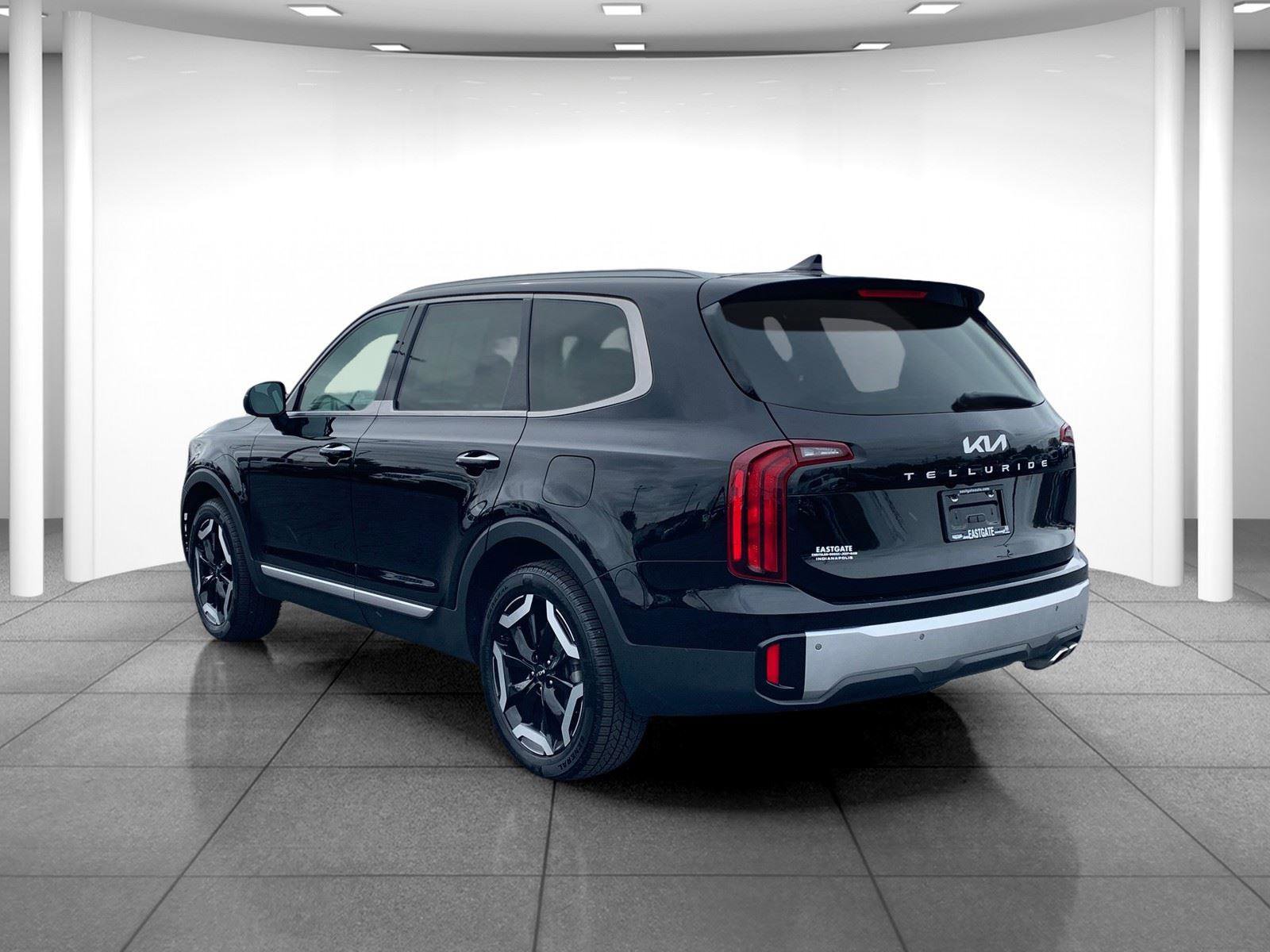 Used 2023 Kia Telluride S image 5