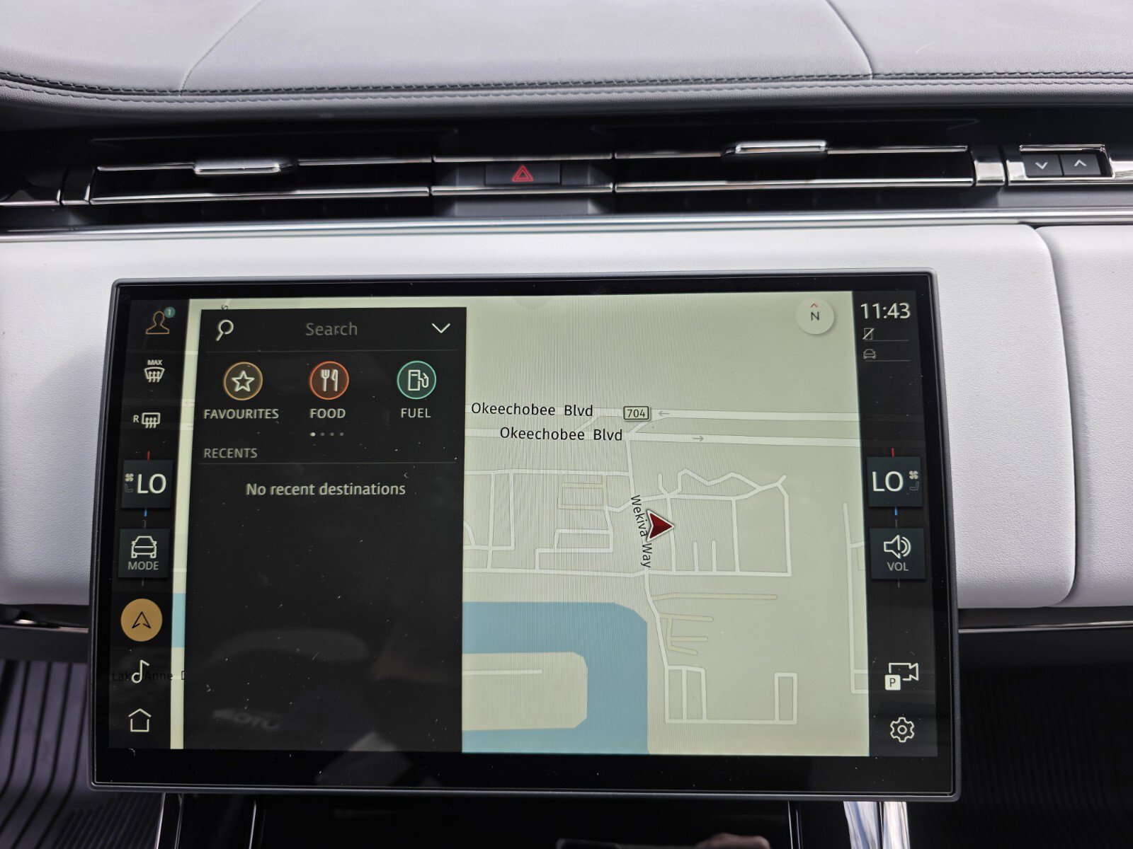 New 2026 Land Rover Range Rover Sport Dynamic SE image 14