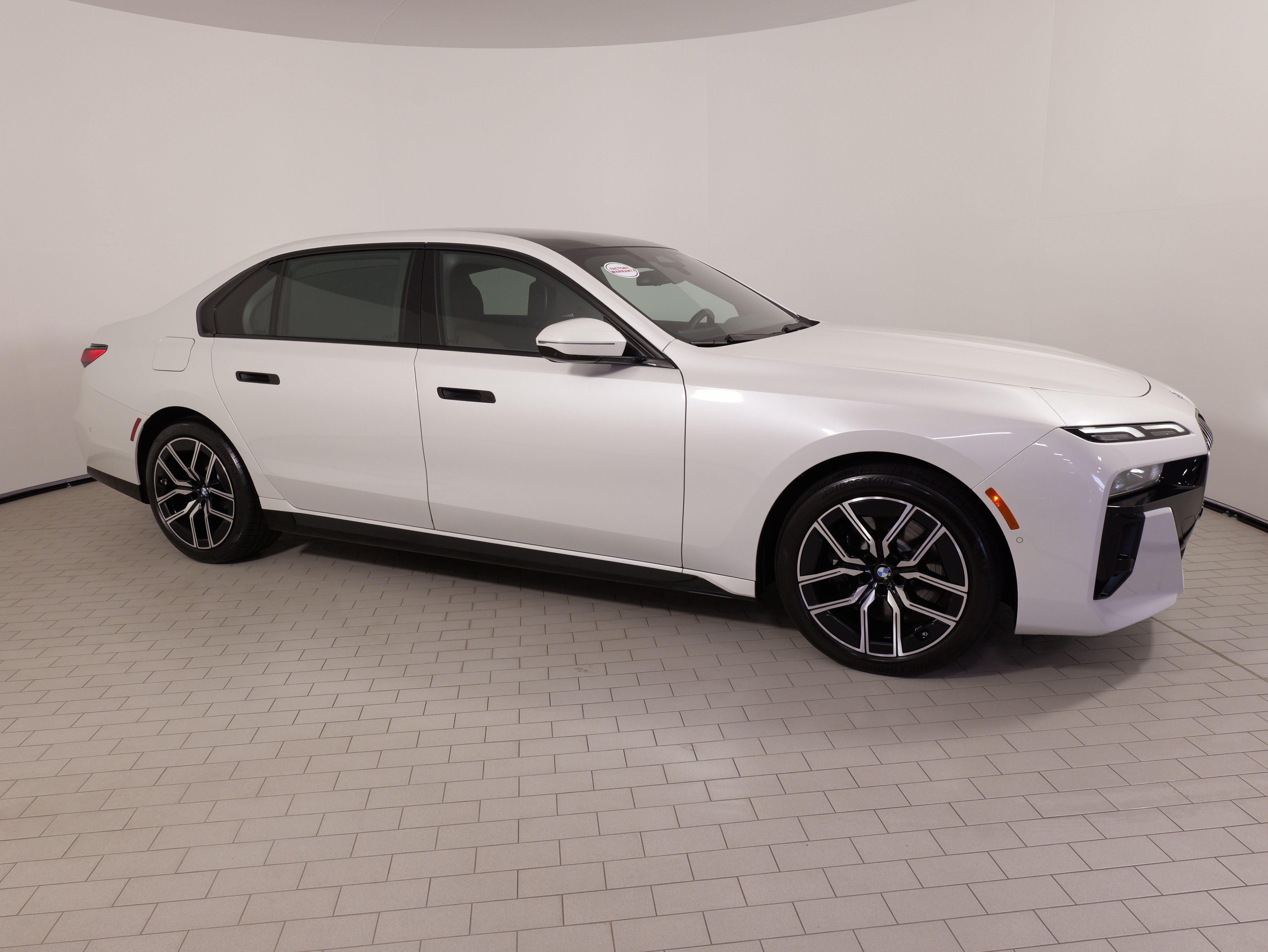 Used 2024 BMW 740i xDrive w/ Premium Package AWD/4WD image 8