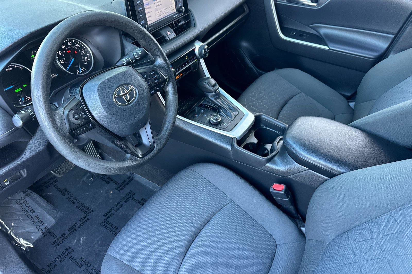 Used 2021 Toyota RAV4 XLE w/ Carpet Mat Package (TMS) image 9