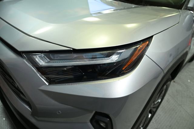 Used 2022 Toyota RAV4 Limited image 13