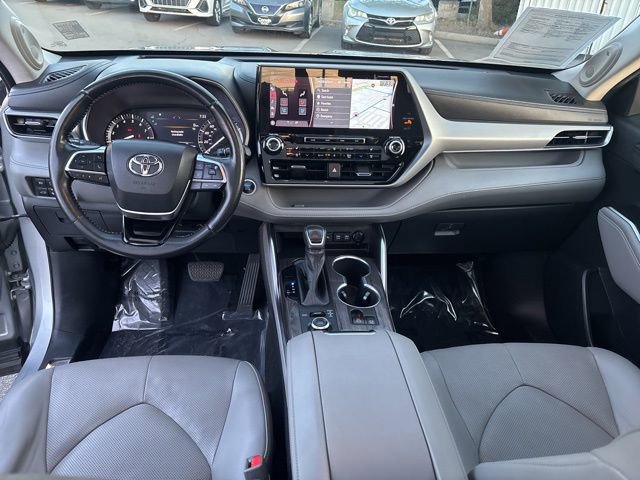 Used 2020 Toyota Highlander Platinum AWD/4WD image 30