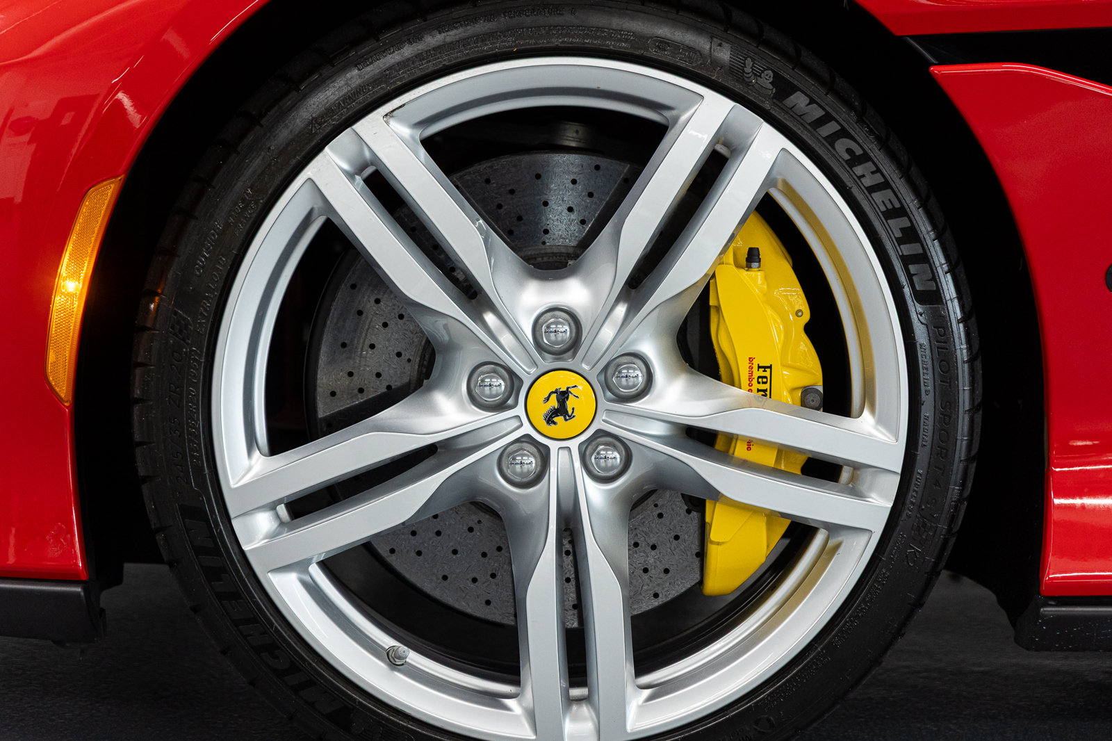 Used 2020 Ferrari Portofino RWD image 21