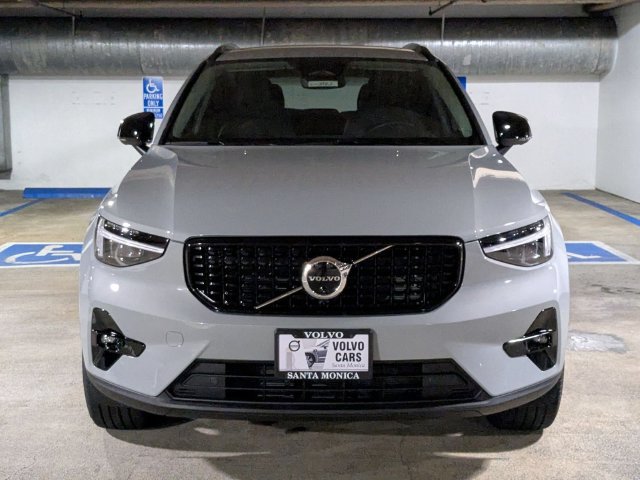 New 2025 Volvo XC40 B5 Ultra w/ Climate Package AWD/4WD image 8