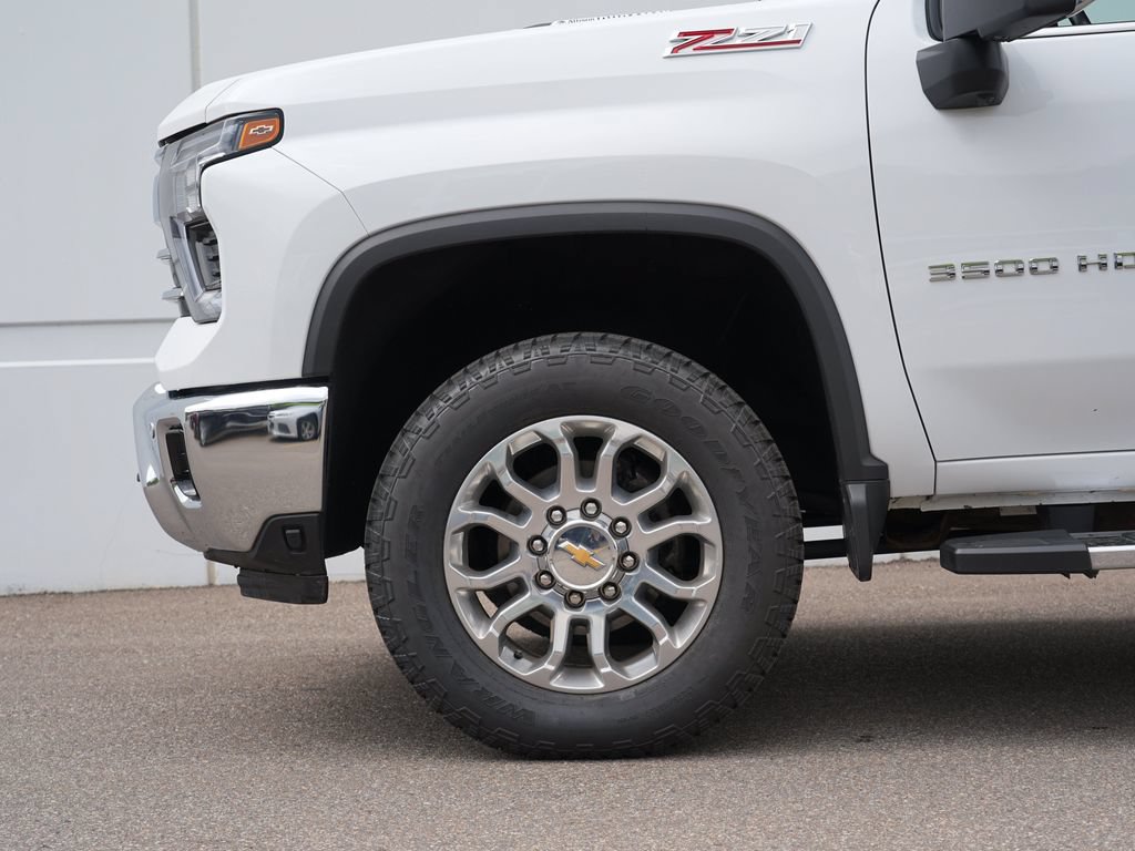 Used 2024 Chevrolet Silverado 3500 LTZ w/ LTZ Plus Package AWD/4WD image 11