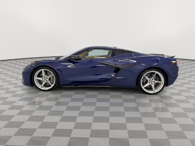 Used 2025 Chevrolet Corvette E-Ray w/ Stealth Interior Trim Package AWD/4WD image 7