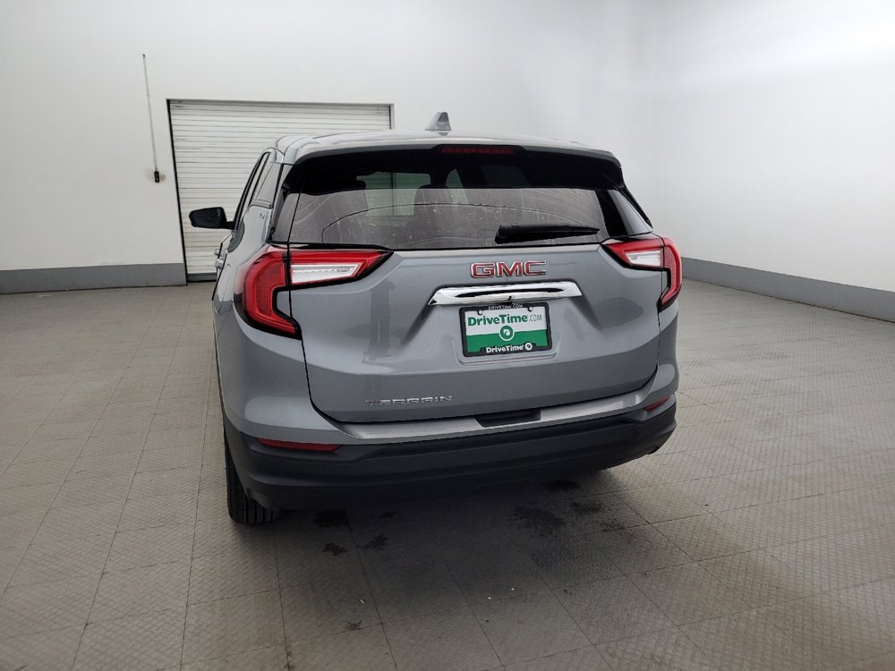 Used 2024 GMC Terrain SLE image 6