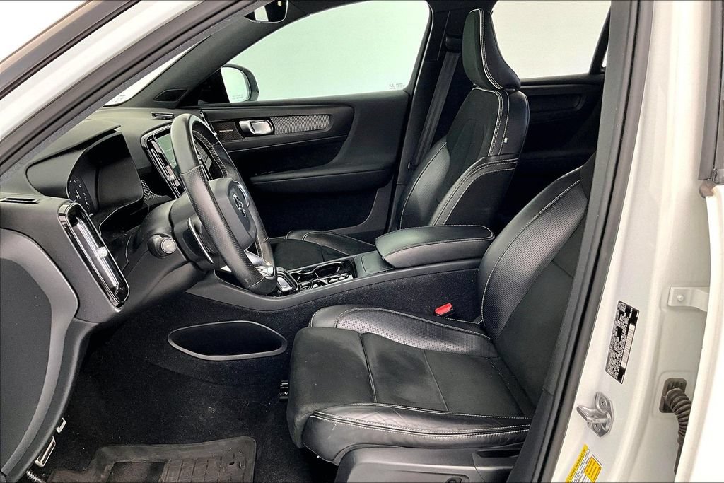Used 2020 Volvo XC40 T5 R-Design w/ Protection Package Premier AWD/4WD image 27
