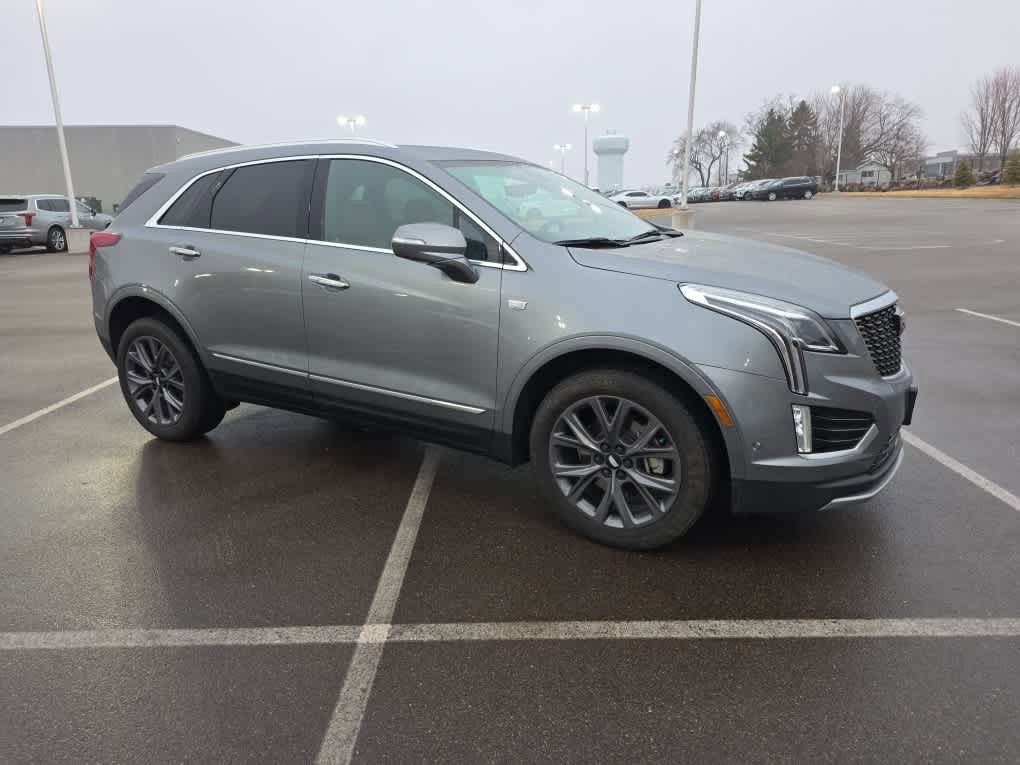 Used 2020 Cadillac XT5 Premium Luxury image 2