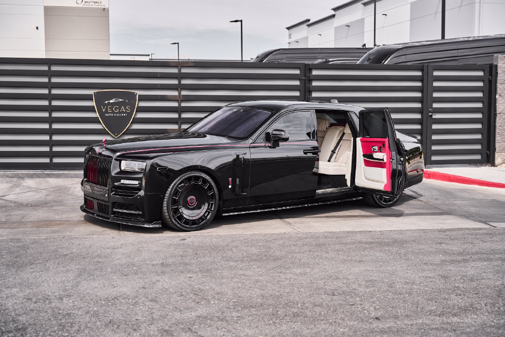 Used 2023 Rolls-Royce Phantom Sedan RWD image 5