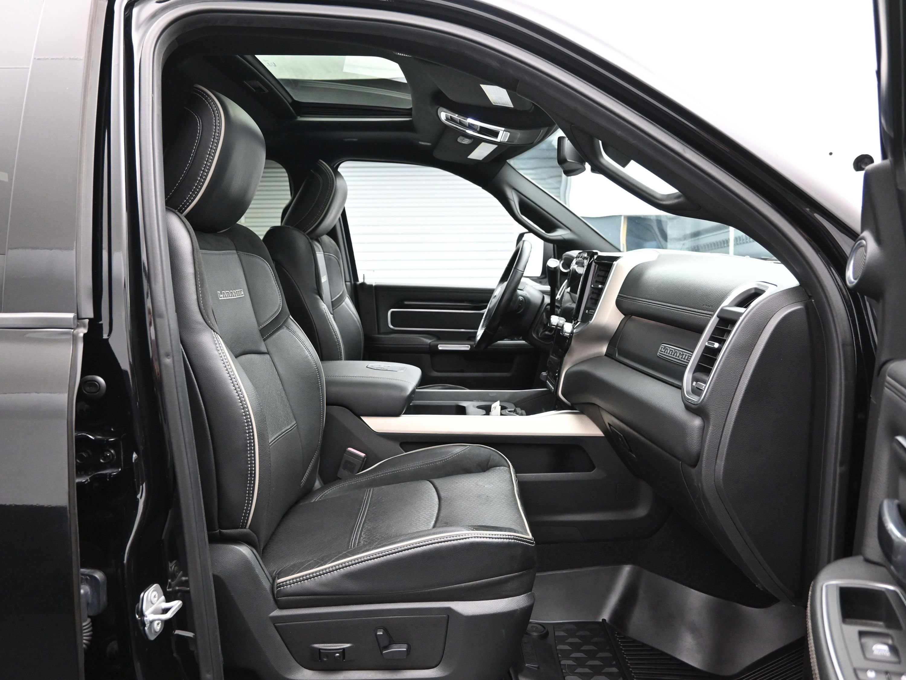Used 2019 RAM 2500 Laramie AWD/4WD image 13