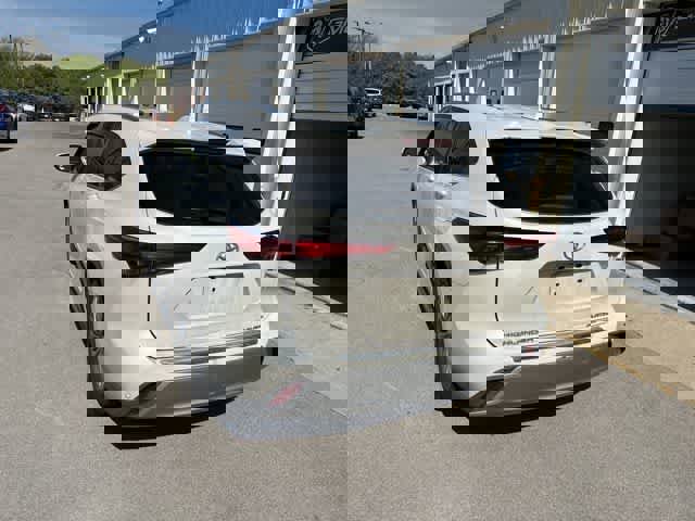 Used 2020 Toyota Highlander Platinum image 19