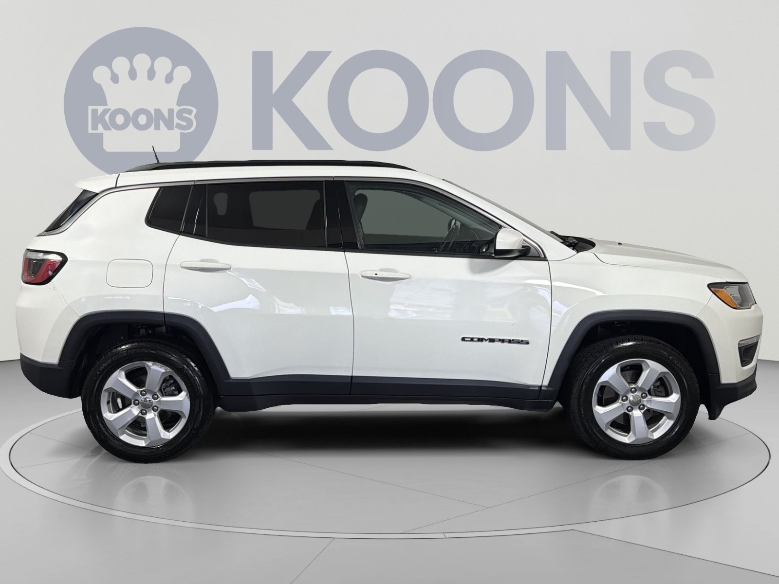 Used 2018 Jeep Compass Latitude w/ Popular Equipment Group AWD/4WD image 8