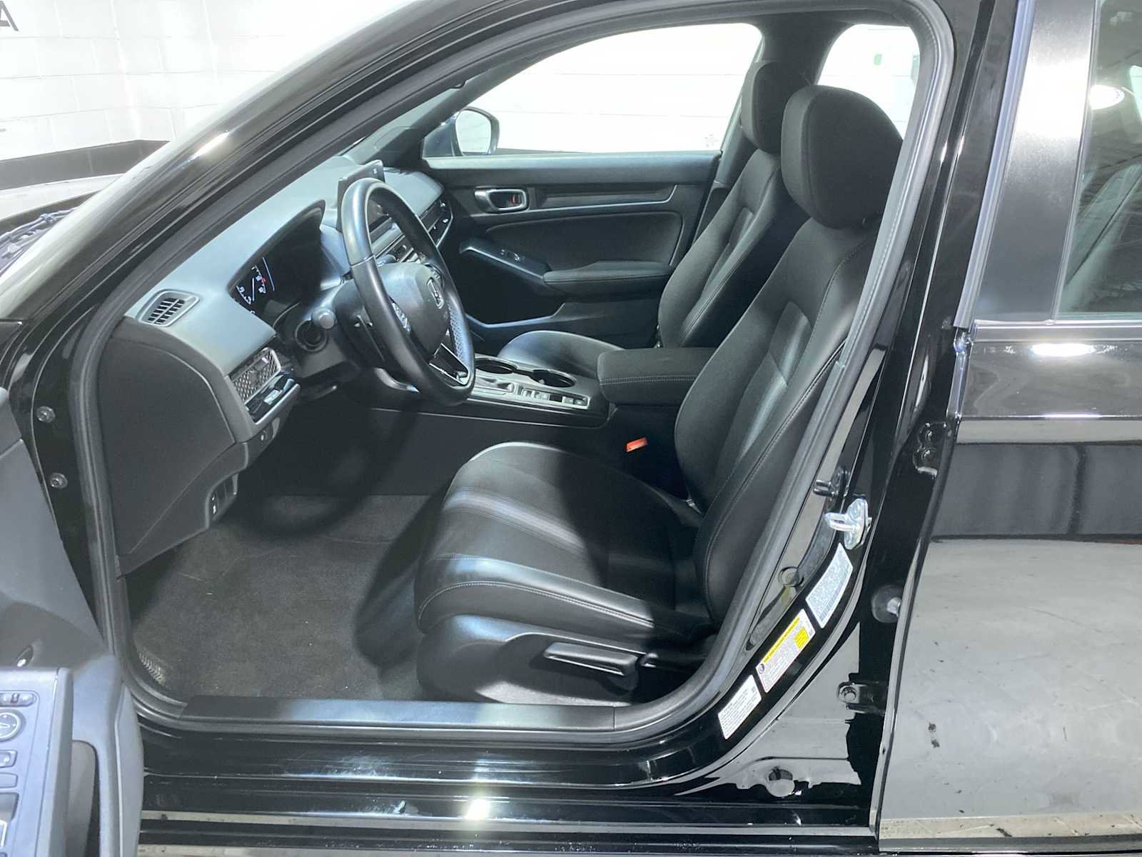 Used 2023 Honda Civic Sport image 2