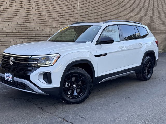Used 2024 Volkswagen Atlas Peak Edition SE image 40