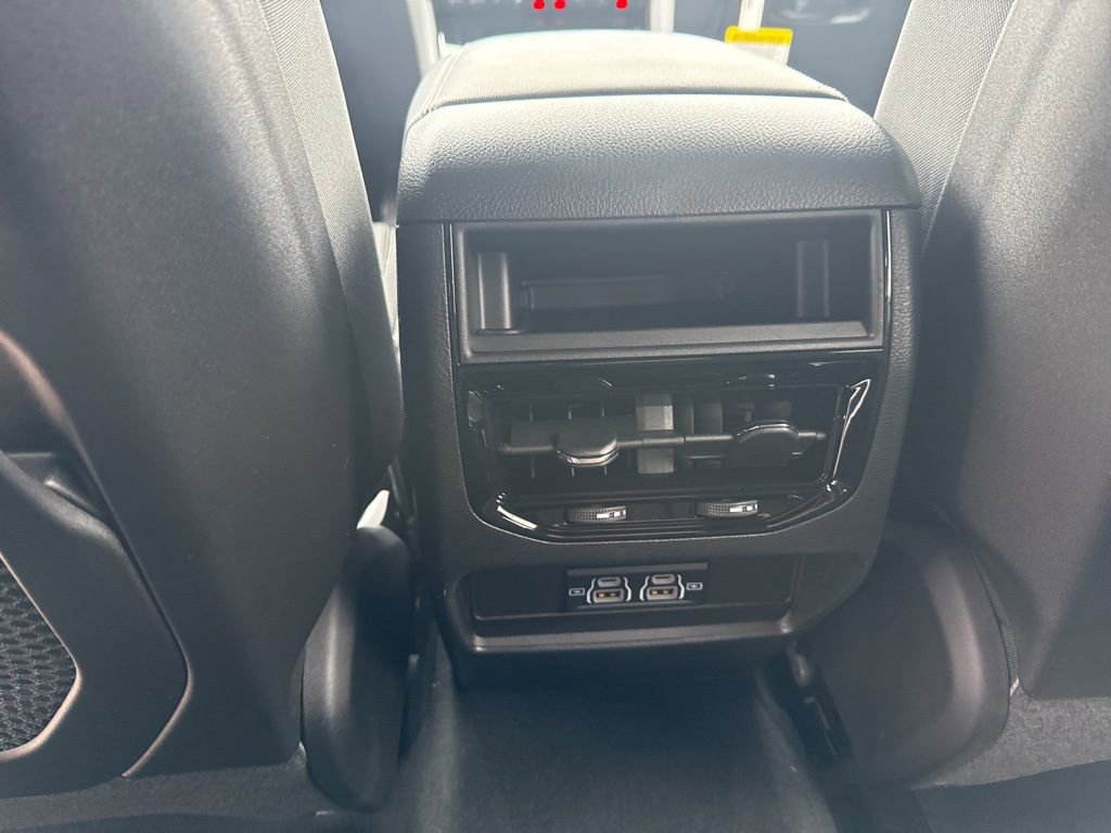 New 2026 Jeep Grand Cherokee Laredo image 21