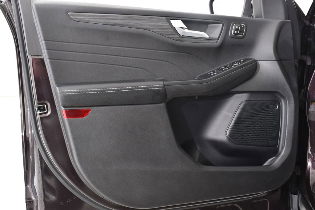 Used 2023 Ford Escape Platinum image 25