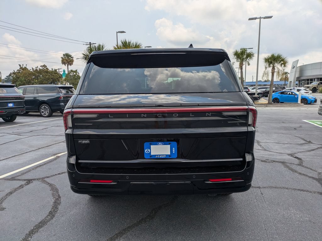 New 2027 Lincoln Navigator Reserve AWD/4WD image 5