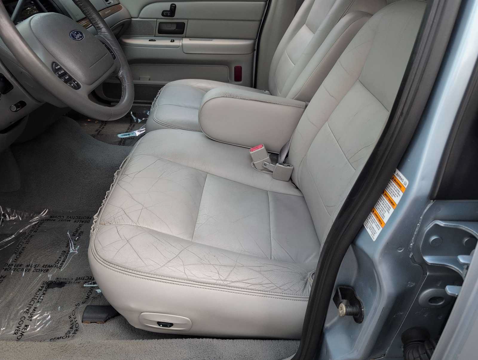Used 2003 Ford Crown Victoria LX RWD image 16