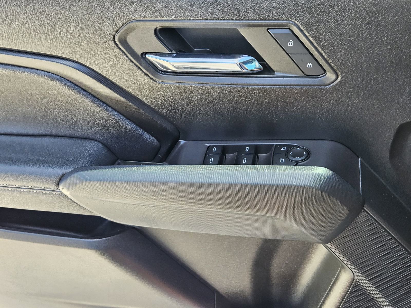 Used 2023 Chevrolet Colorado LT w/ LT Convenience Package image 27