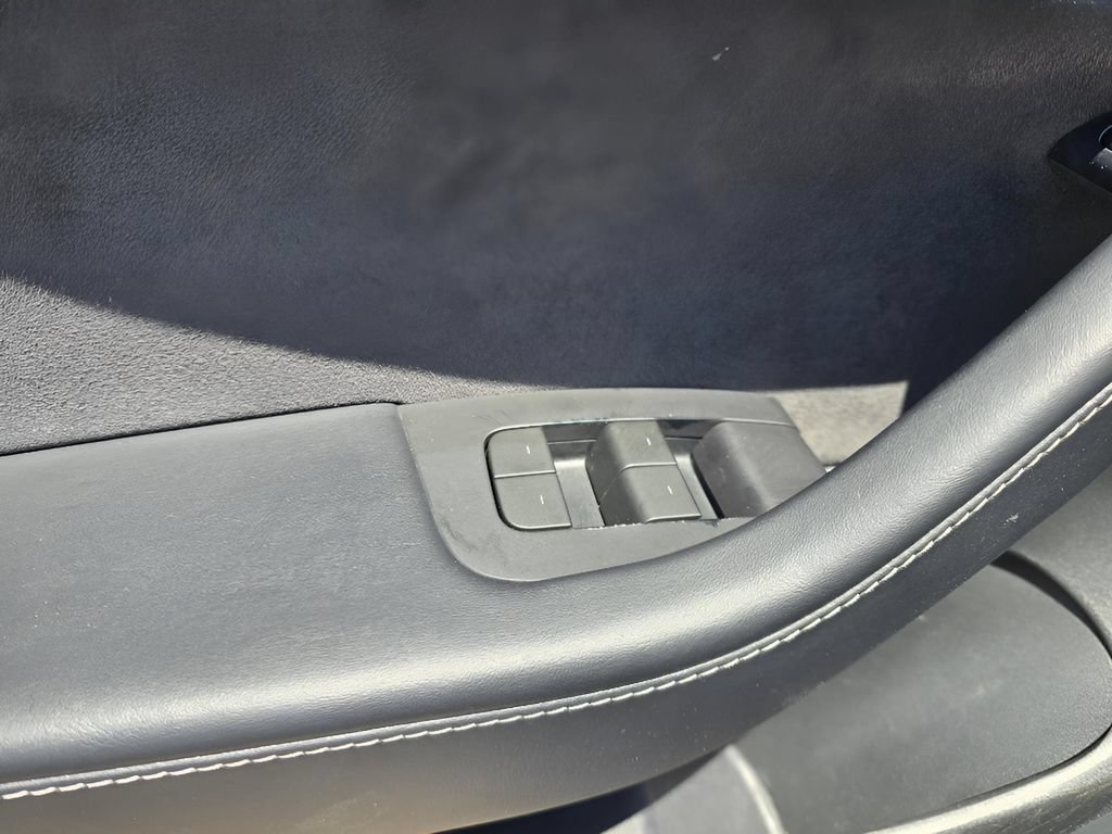 Used 2022 Tesla Model 3 Standard Range RWD image 23