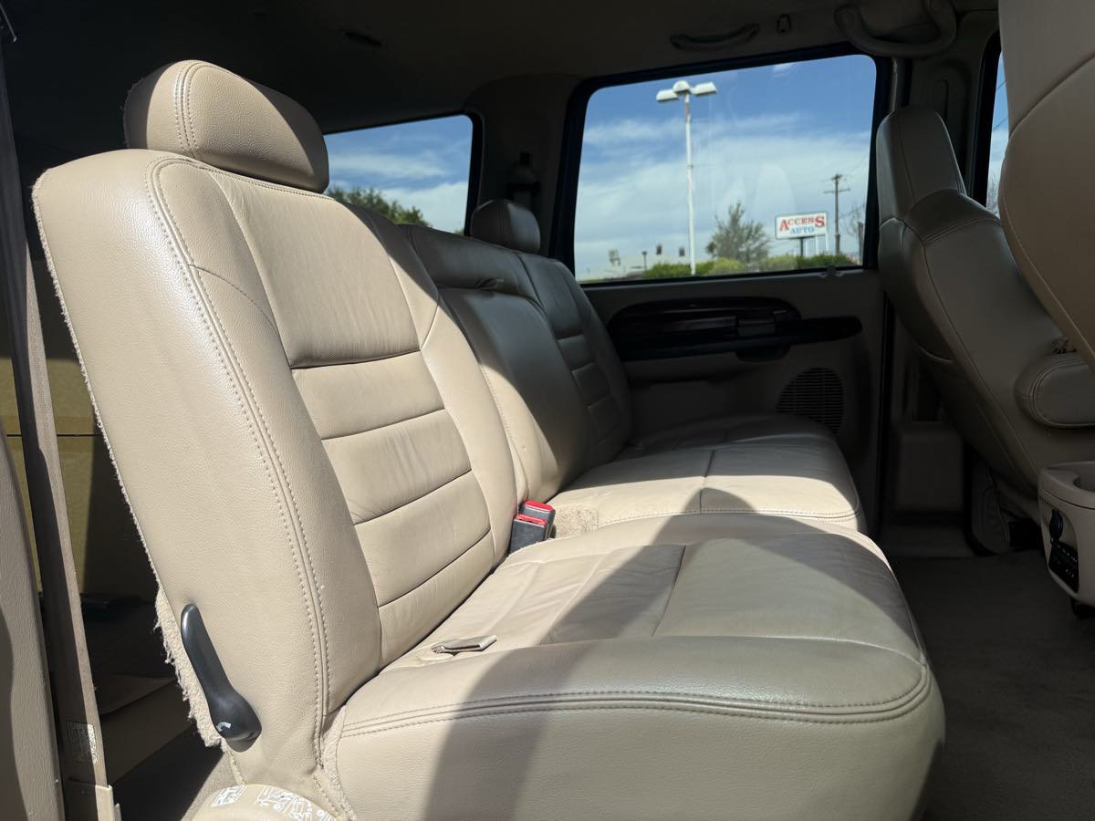 Used 2005 Ford Excursion Limited AWD/4WD image 23