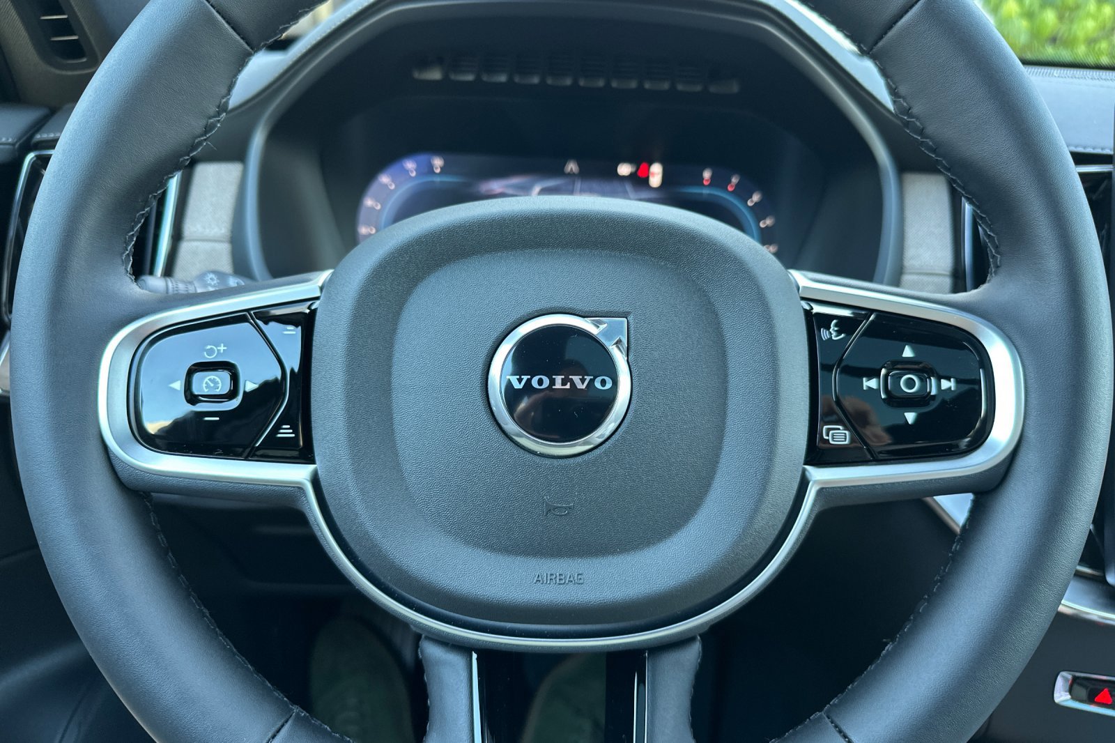 New 2025 Volvo XC90 B6 Ultra image 22