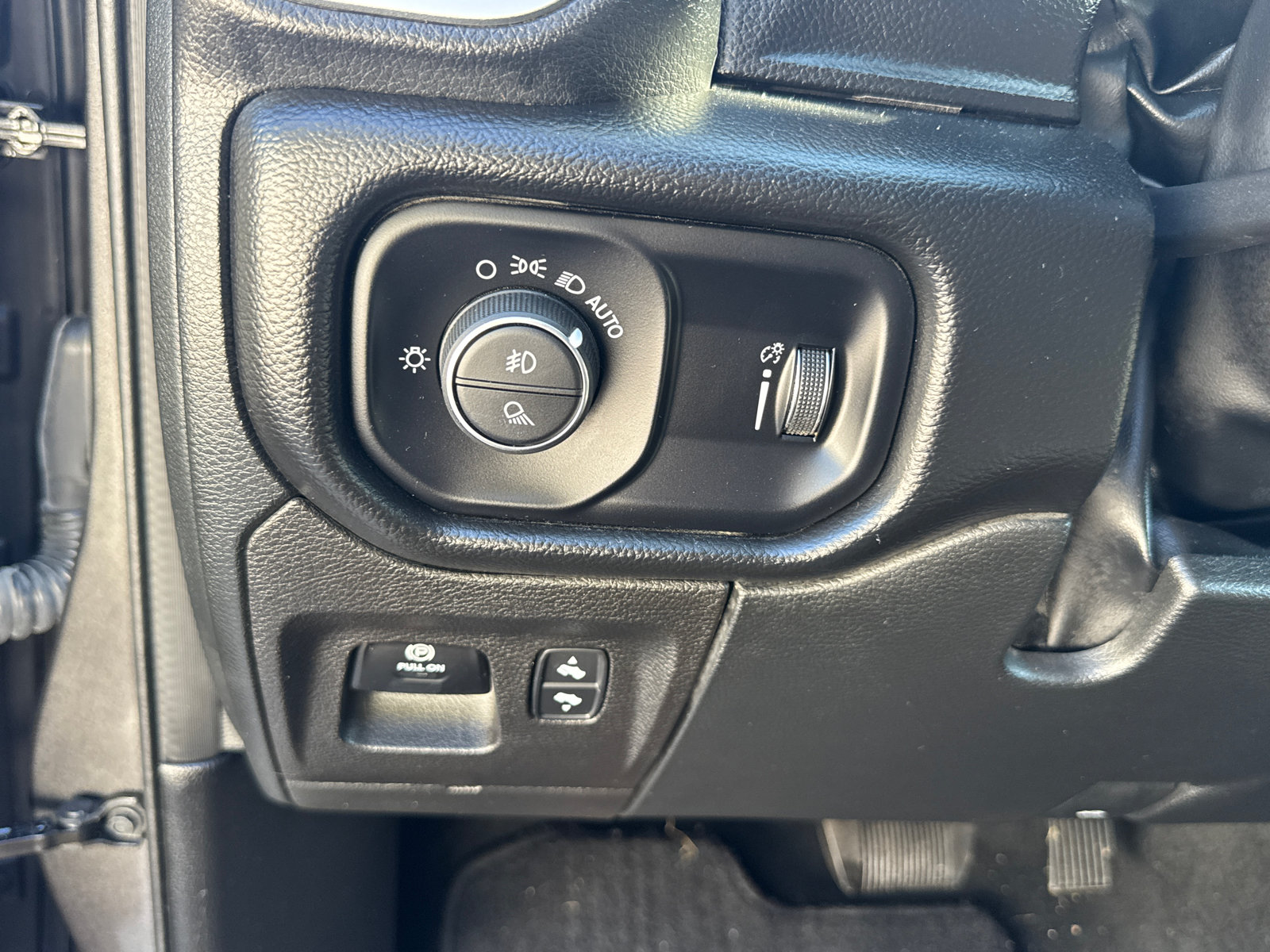 Used 2022 RAM 1500 Big Horn AWD/4WD image 16