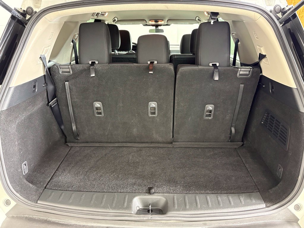 Used 2024 Nissan Pathfinder SV FWD image 18