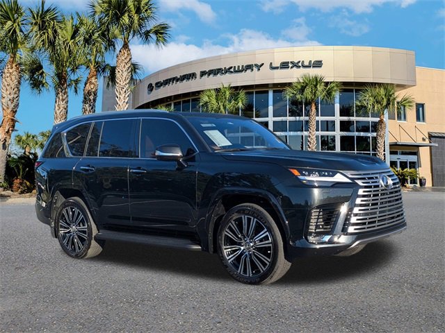 Used 2025 Lexus LX 600 4WD w/ Luxury Package image 2