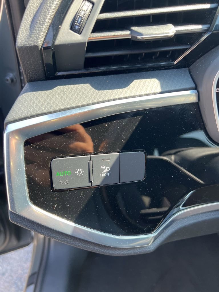 Used 2024 Audi Q3 2.0T Premium image 19