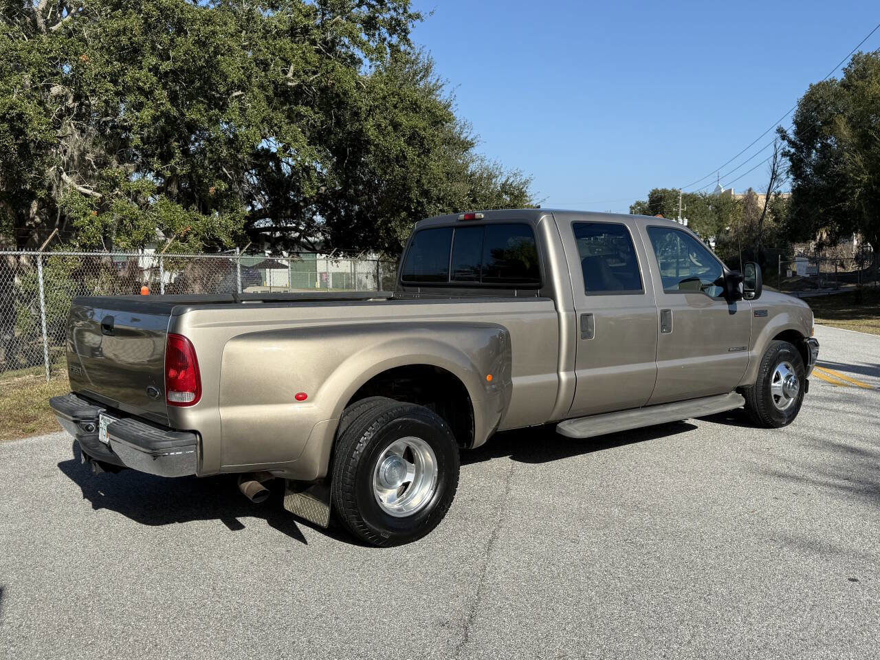 Used 2002 Ford F350 2WD Crew Cab DRW Super Duty image 5
